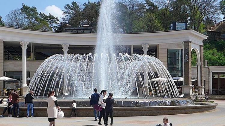 В городах-курортах Кавминвод открыли сезон фонтанов