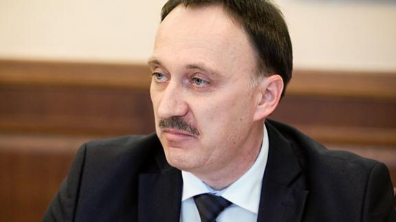 Министр образования Ставрополья Евгений Козюра провёл прием граждан в Арзгирском районе