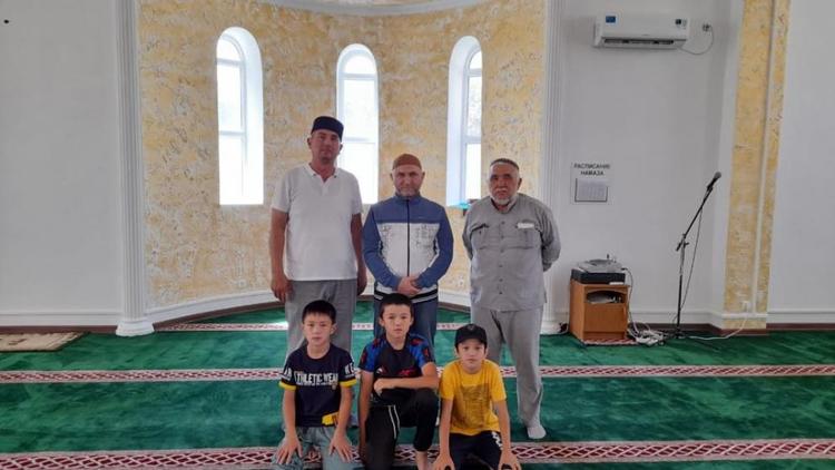 В детском лагере отдыха села Озек-Суат ребята учились читать Коран