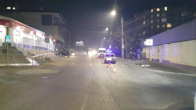 Два пешехода попали под колёса автомобиля на «зебре» в Кисловодске