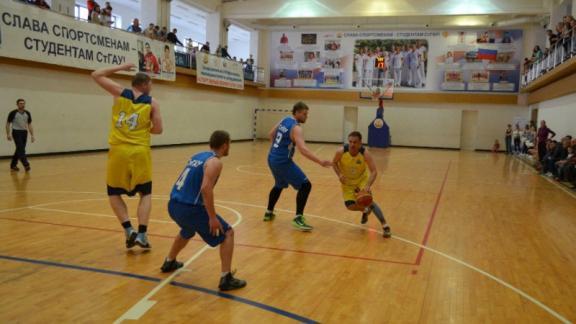 «Пятигорск» и «Теплосеть» лидируют в краевом чемпионате по баскетболу