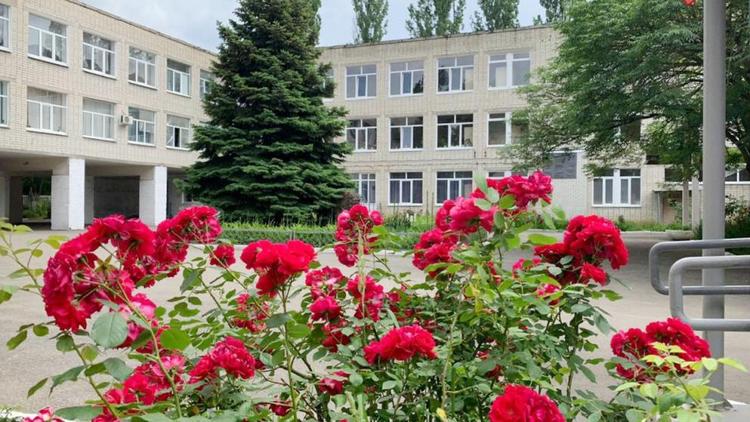 Двор школы №1 Невинномысска – в числе лучших в крае