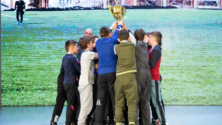 Юные футболисты из Ставрополя стали победителями турнира памяти Духина