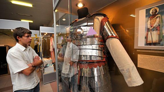 Доспехи, костюмы и предметы быта средневекового населения Евразии представлены в музее Ставрополя