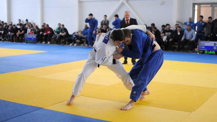Всероссийский турнир по дзюдо собрал в Михайловске более 200 спортсменов