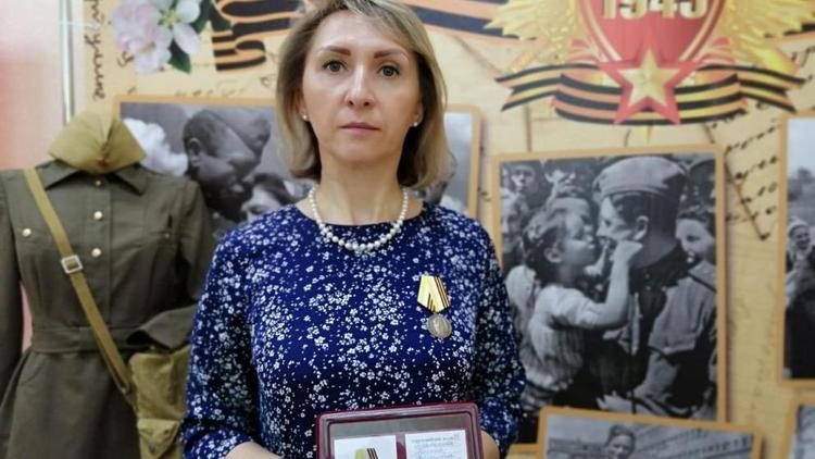На Ставрополье сотрудницу музея наградили медалью Риммы Ивановой