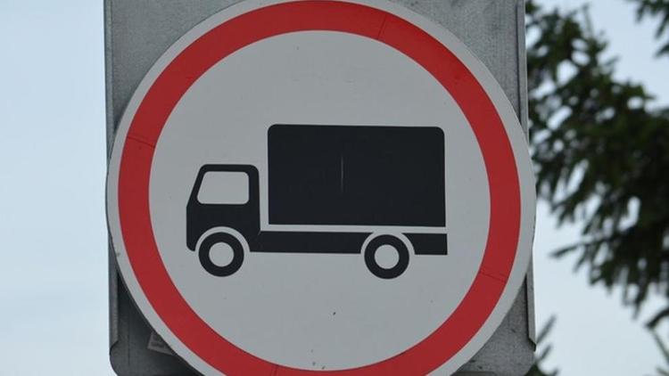 Ставропольские водители грузовиков не смогут добраться до Крыма через Краснодарский край