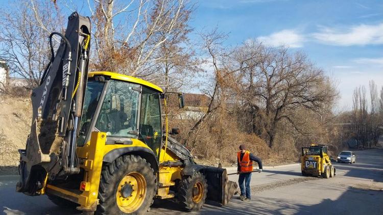Масштабный ямочный ремонт автомобильных дорог начали в Кисловодске