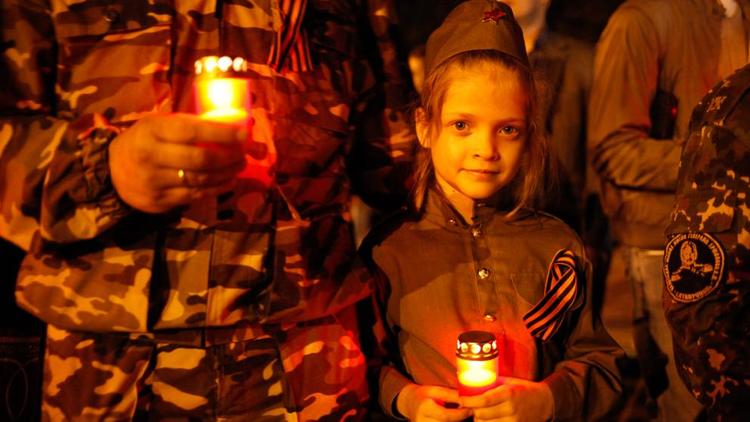 Свечи памяти зажгли в Ставрополе в ночь начала Великой Отечественной войны