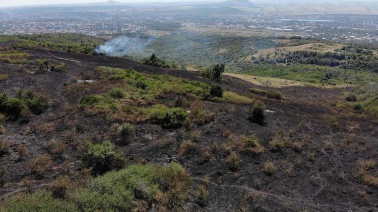 Пожар потушили на горе Бештау в Пятигорске