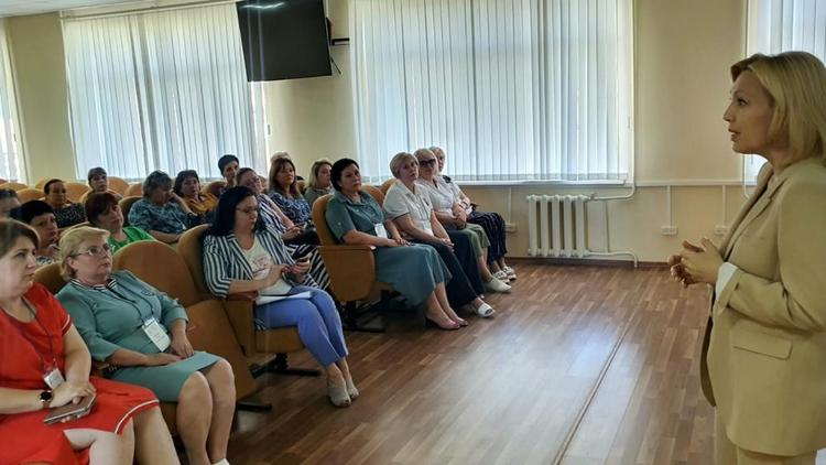В Ставрополе депутат Госдумы РФ встретилась с Луганскими педагогами