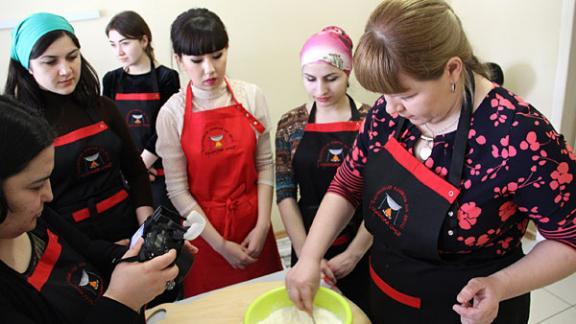 Вкусный мастер-класс кавказской кухни провели в СКФУ