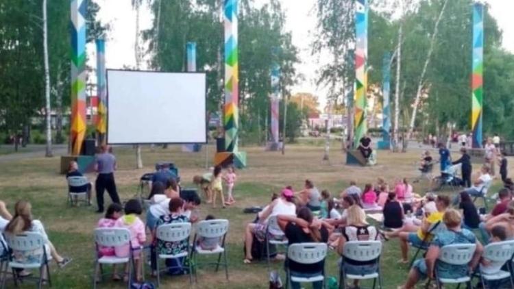 Кинопоказы под открытым небом пройдут в спальных районах Кисловодска