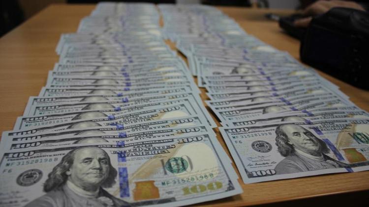 В Минводах таможенники обнаружили контрабандные 40 тысяч долларов