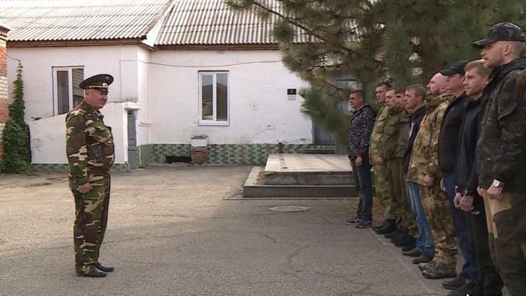 Мобилизованных жителей Петровского округа Ставрополья отправили на подготовку