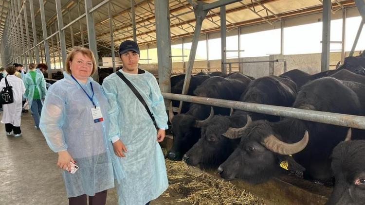 Студенты Александровского сельхозтехникума побывали на буйволиной ферме