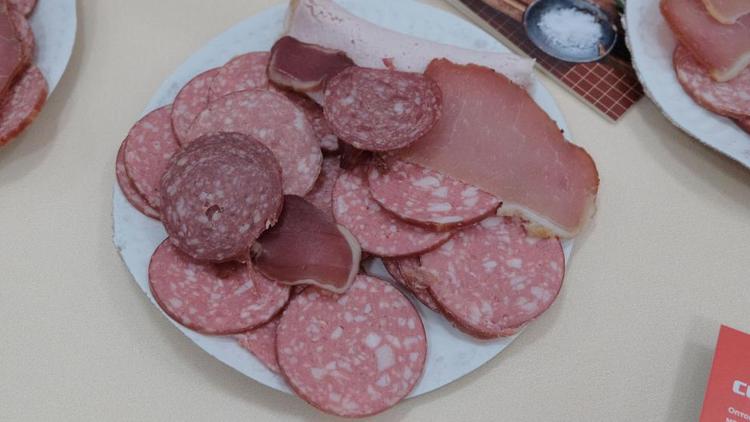 На Ставрополье стали больше выпускать мясных полуфабрикатов