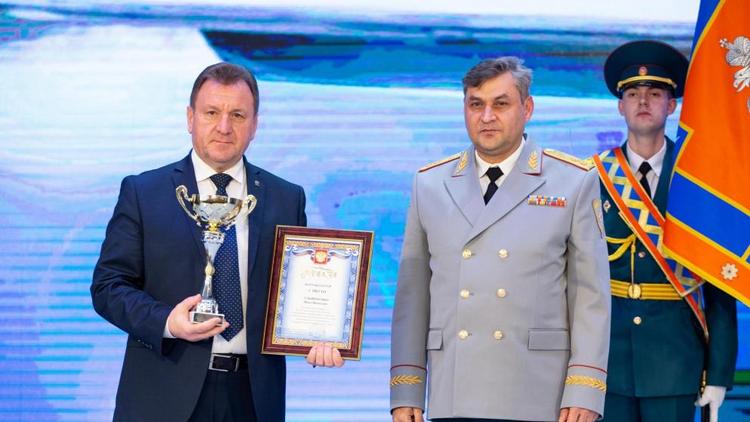 В День спасателя в Ставрополе наградили мэра Ивана Ульянченко