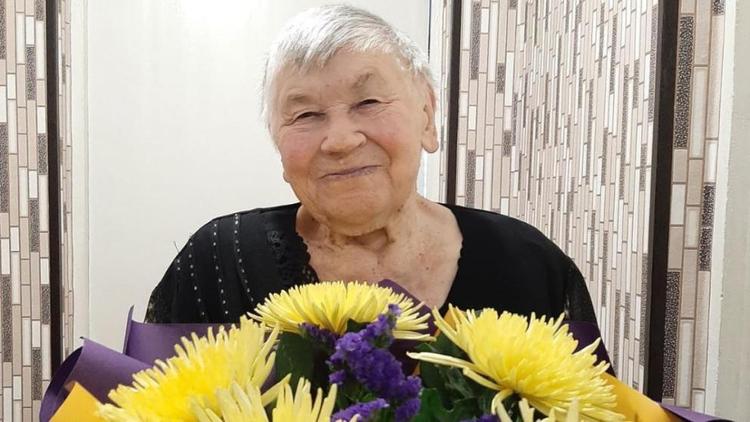 В Предгорном округе с 90-летием поздравили жительницу посёлка Ясная Поляна
