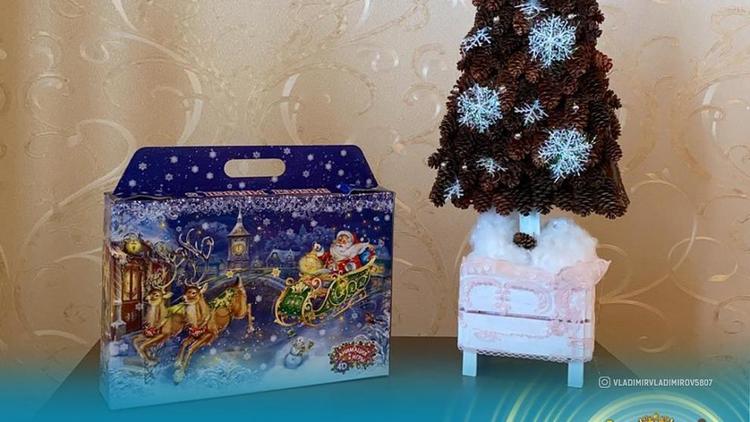На Ставрополье младшеклассникам вручили около 56 тысяч новогодних подарков