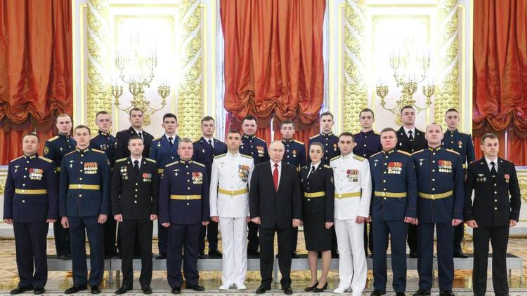 Президент РФ: Надежное обеспечение безопасности страны остается безусловным приоритетом