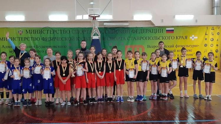 Юные баскетболисты разыграли награды первенства края в Будённовске
