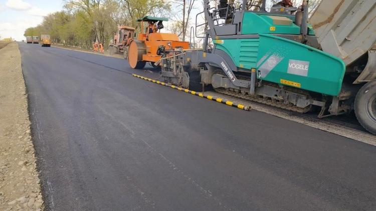 На Ставрополье в городе Изобильном завершается ремонт участка дороги