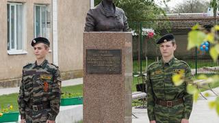 Аллею Славы и памятник Ольге Гуцевой открыли в Благодарненском районе Ставрополья