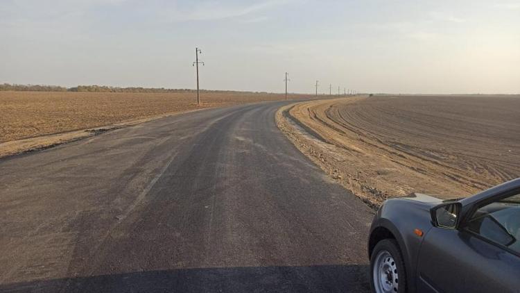 В Ипатовском округе Ставрополья проводят ремонт местных дорог