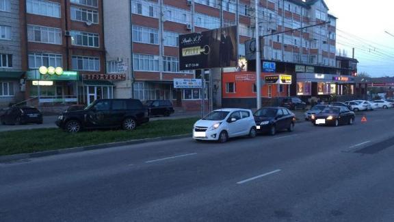 4 машины столкнулись в Ставрополе по вине автоледи на внедорожнике