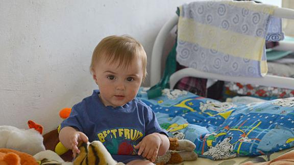 Детей беженцев из Украины окрестили в гостиничном комплексе «Домбай»
