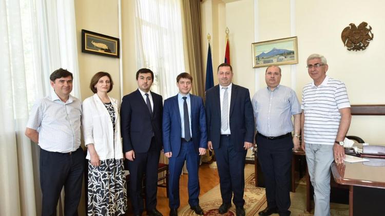 СКФУ развивает гуманитарные и научные проекты с университетами Армении