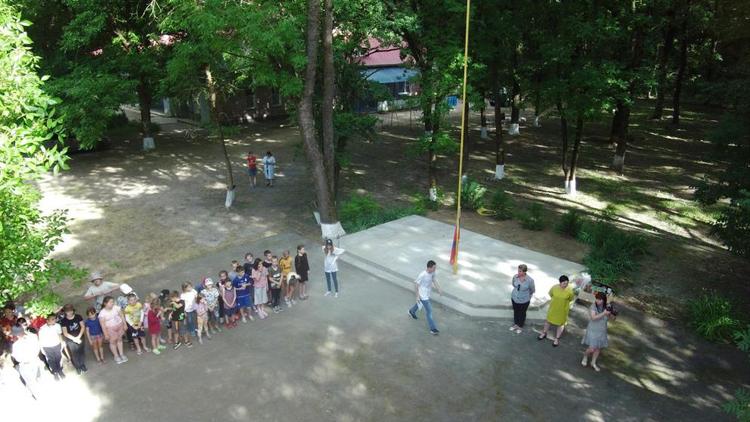 В детском загородном лагере Ипатовского округа стартовала первая смена
