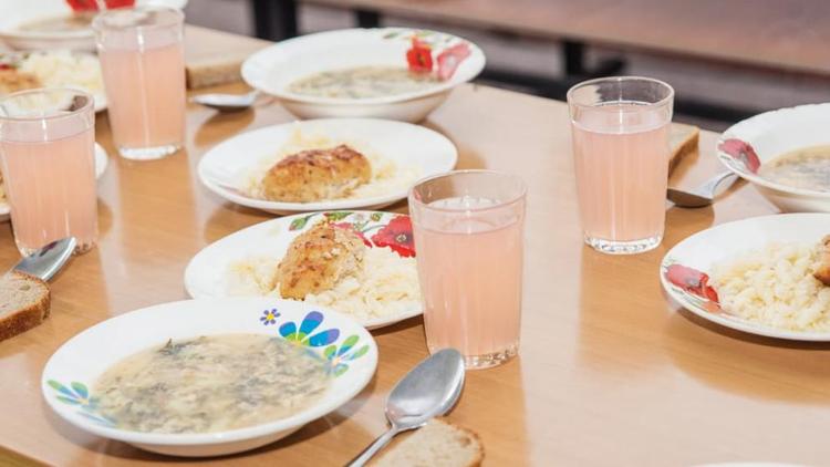 На Ставрополье горячее питание получают все школьники младших классов