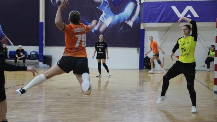 Гандболистки «Ставрополья» уступили в домашних матчах соперницам из Ростова-на-Дону