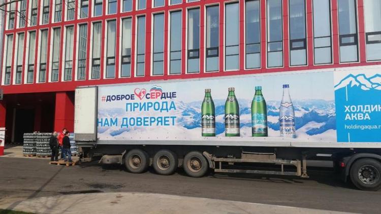 В Коммунарке поблагодарили Ставрополье за минеральную воду для врачей и пациентов