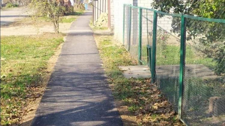 В селе Летняя Ставка на Ставрополье отремонтировали тротуары