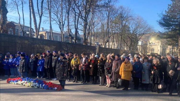Около 300 человек в Кисловодске почтили память Героев Отечества