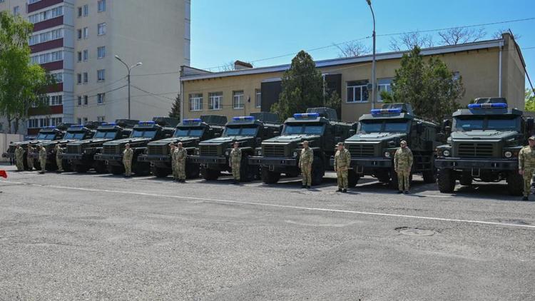 Сотрудники Росгвардии в Ставрополе получили новые служебные автомобили