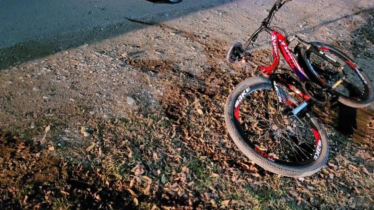 Злостный нарушитель ПДД сбил школьников на велосипеде в селе Левокумском на Ставрополье