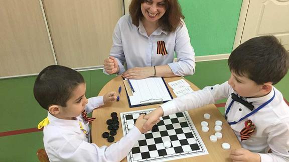 Юные шашисты состязались в Ставрополе