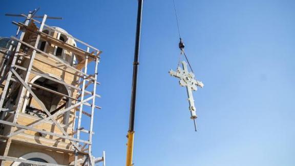 В Ессентуках водружён крест над куполом нового храма