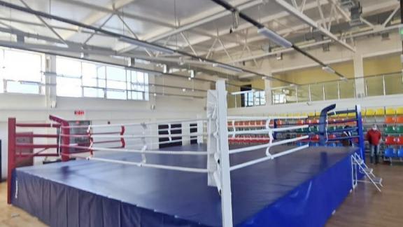 В новой спортшколе по боксу в Пятигорске установили ринги