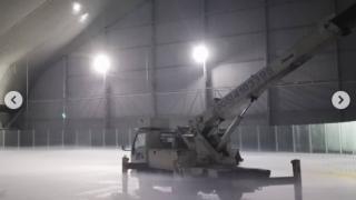 На ледовую арену в Ессентуках доставили спортивное оборудование