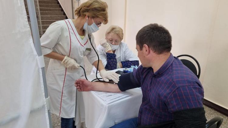 На восьми избирательных участках Предгорного округа Ставрополья открыли пункты вакцинации