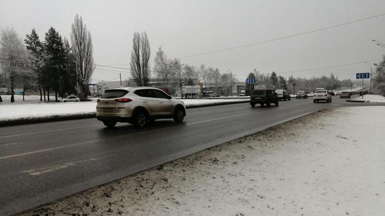 В Пятигорске авто выехало на встречную полосу: 2 человека погибли