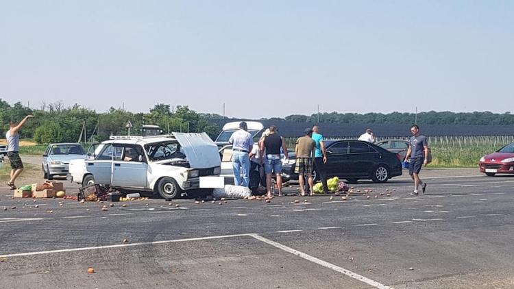 В аварии на дороге вблизи Изобильного пострадали 6 человек