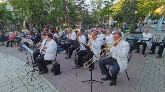 В парках Пятигорска ежедневно проходят музыкальные вечера