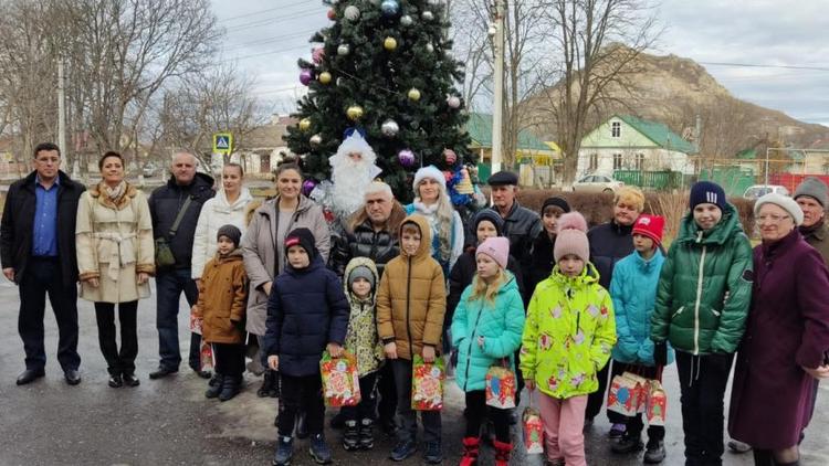 Детям из семей мобилизованных на Ставрополье организовали праздничные программы