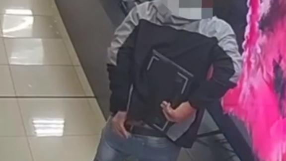 В Ставрополе мужчину подозревают в краже из магазина техники
